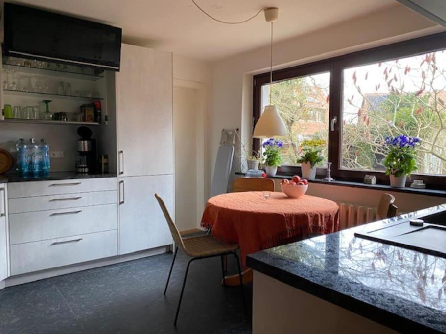Geraeumiges 120M² Haus Mit Garten + Stellplatz Stralsund Eksteriør billede